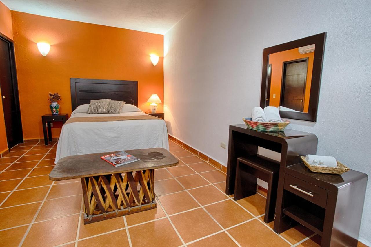 La Iguana Vallarta Lgbt Adults Only - Romantic Zone - Party Clubbing Street Puerto Vallarta Ngoại thất bức ảnh