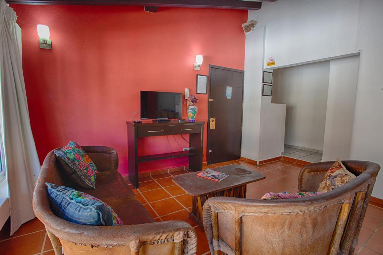 La Iguana Vallarta Lgbt Adults Only - Romantic Zone - Party Clubbing Street Puerto Vallarta Ngoại thất bức ảnh
