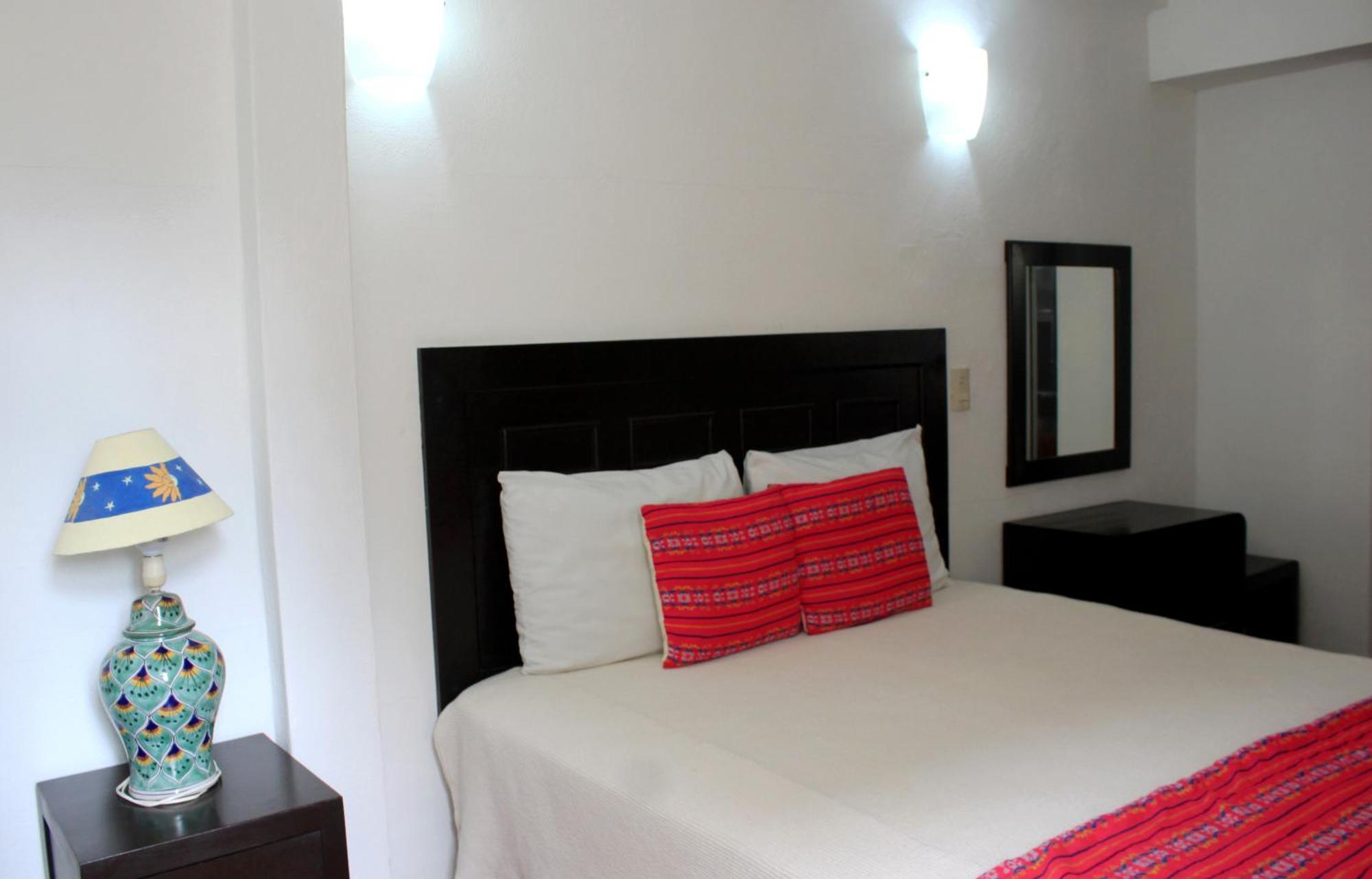 La Iguana Vallarta Lgbt Adults Only - Romantic Zone - Party Clubbing Street Puerto Vallarta Phòng bức ảnh