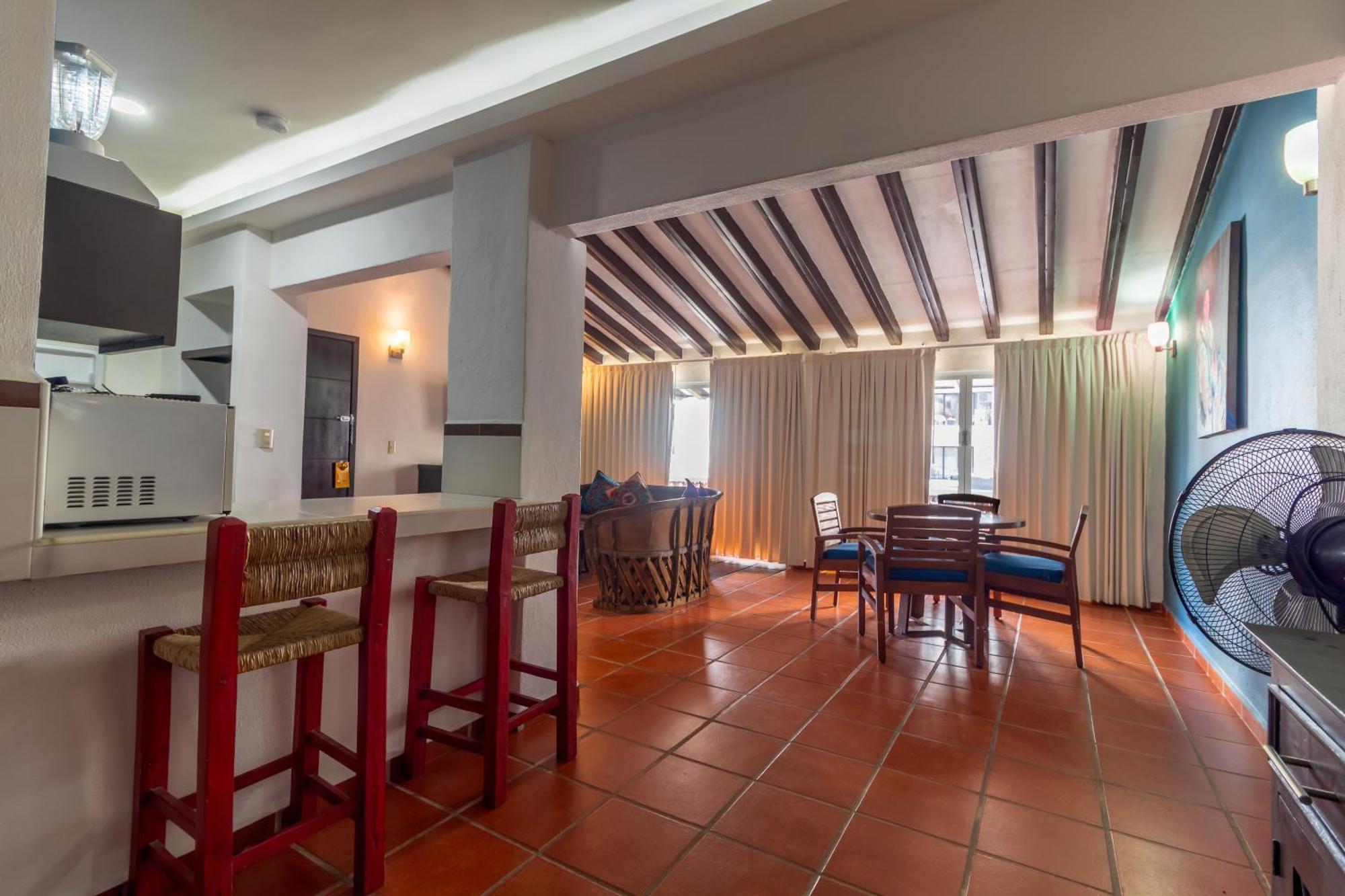 La Iguana Vallarta Lgbt Adults Only - Romantic Zone - Party Clubbing Street Puerto Vallarta Ngoại thất bức ảnh