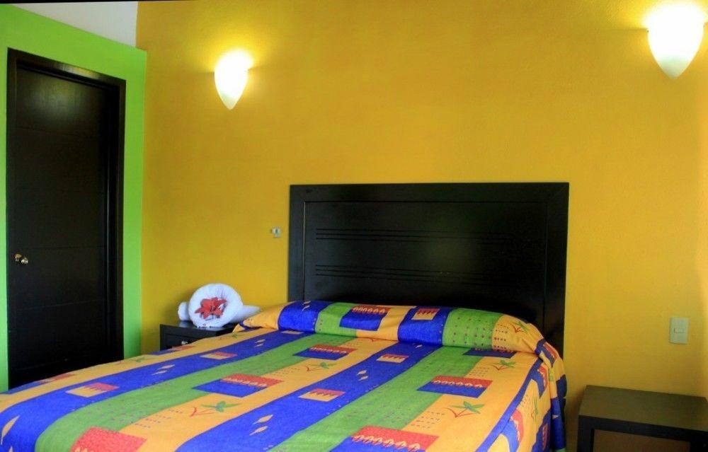 La Iguana Vallarta Lgbt Adults Only - Romantic Zone - Party Clubbing Street Puerto Vallarta Ngoại thất bức ảnh