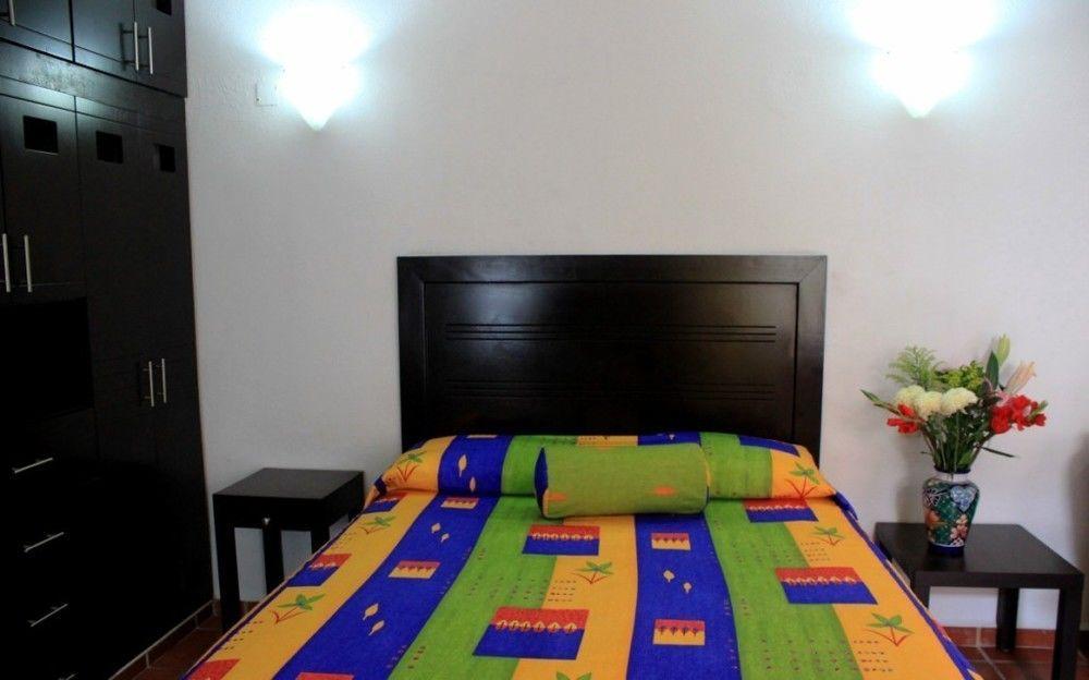 La Iguana Vallarta Lgbt Adults Only - Romantic Zone - Party Clubbing Street Puerto Vallarta Ngoại thất bức ảnh