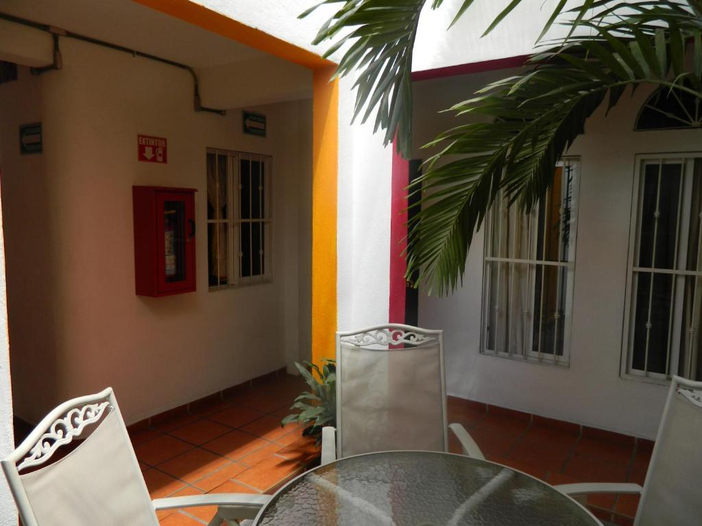La Iguana Vallarta Lgbt Adults Only - Romantic Zone - Party Clubbing Street Puerto Vallarta Ngoại thất bức ảnh